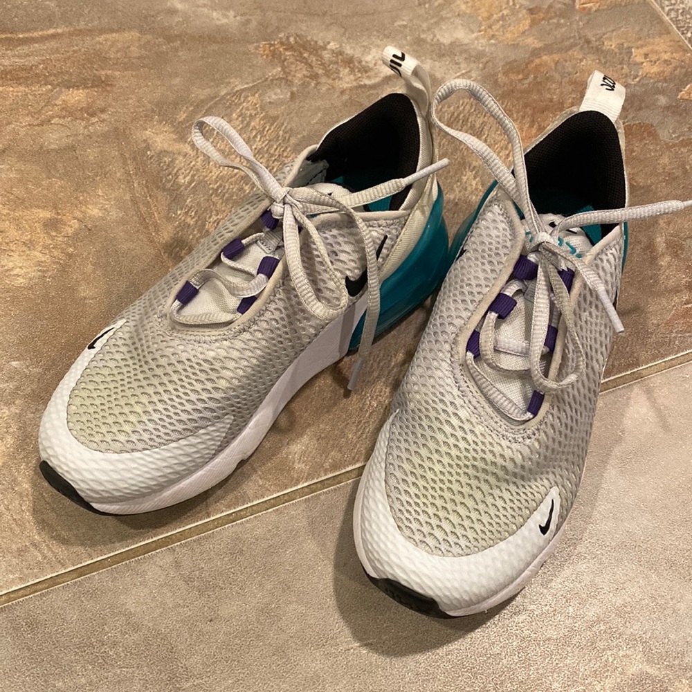 Like new condition girls Nike Sneaker 13 Grey, white, teal, purple